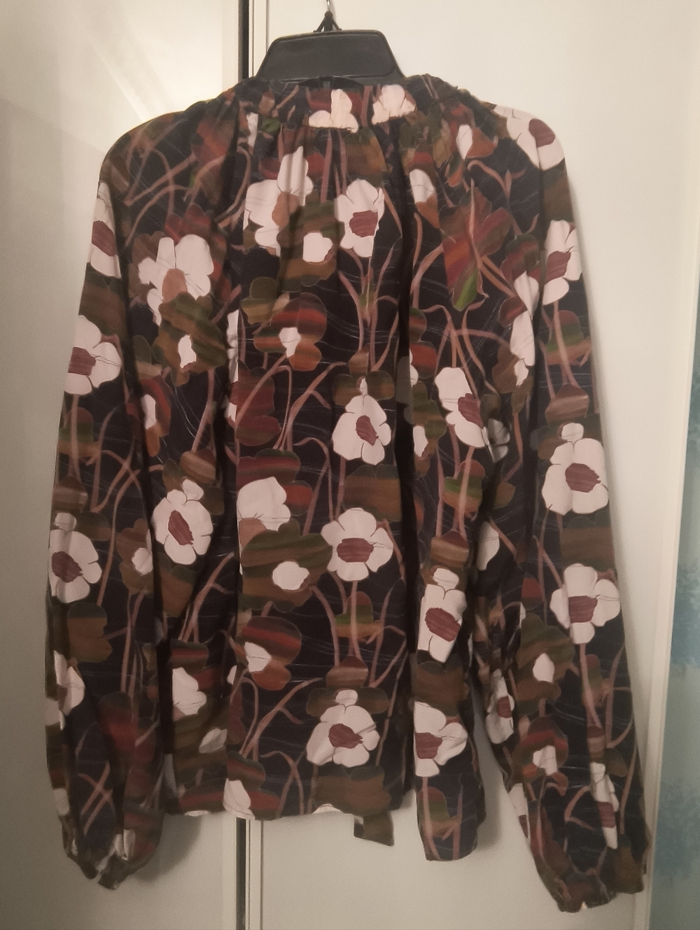The Westside Silk Floral Blouse (M) Pants (L) Set - Picture 3 of 10